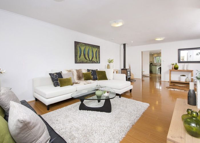  at 22 Lochend Place, Highland Park, Manukau City, Auckland