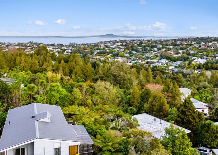  at 2/5 Captains Close, Torbay, Auckland