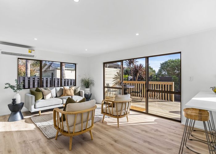  at 5 Raddock Place, Farm Cove, Auckland