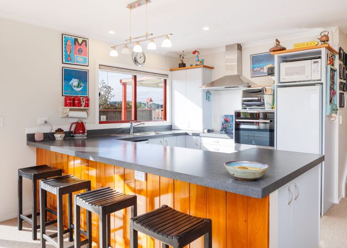  at 12 Robbie Street, Foxton Beach, Horowhenua, Manawatu / Whanganui