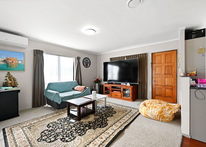  at 3 Ensign Place, Flagstaff, Hamilton