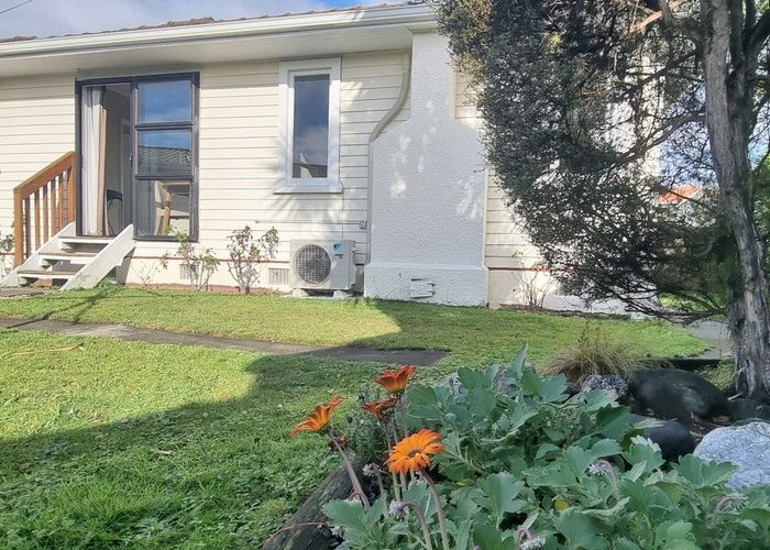  at 2/50 Parkers Road, Tahunanui, Nelson
