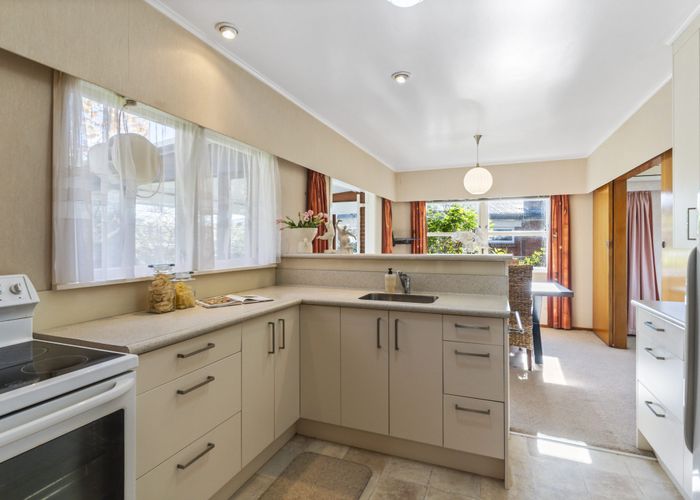  at 16 Hill Crescent, Papakura, Papakura