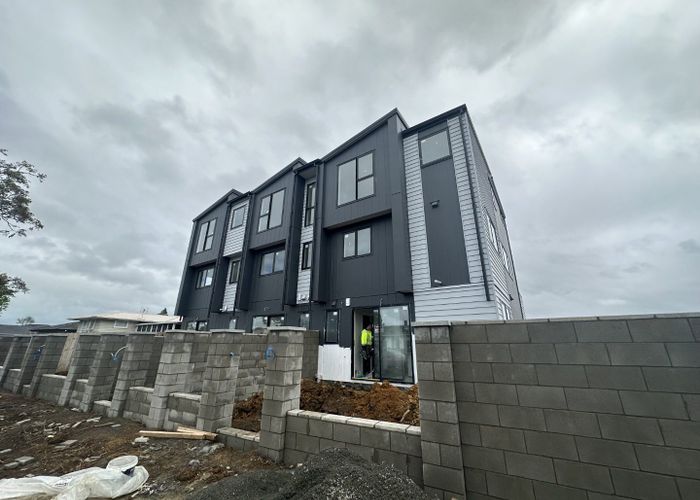  at 2d Convair crescent, Mangere, Manukau City, Auckland