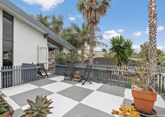  at 2/6 Speight Road, Kohimarama, Auckland