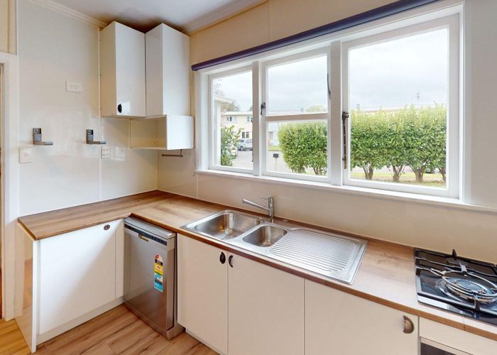  at 11 Renfrew Place, Highbury, Palmerston North, Manawatu / Whanganui