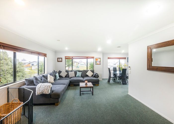 at 35 Dahlstrom Grove, Kelvin Grove, Palmerston North