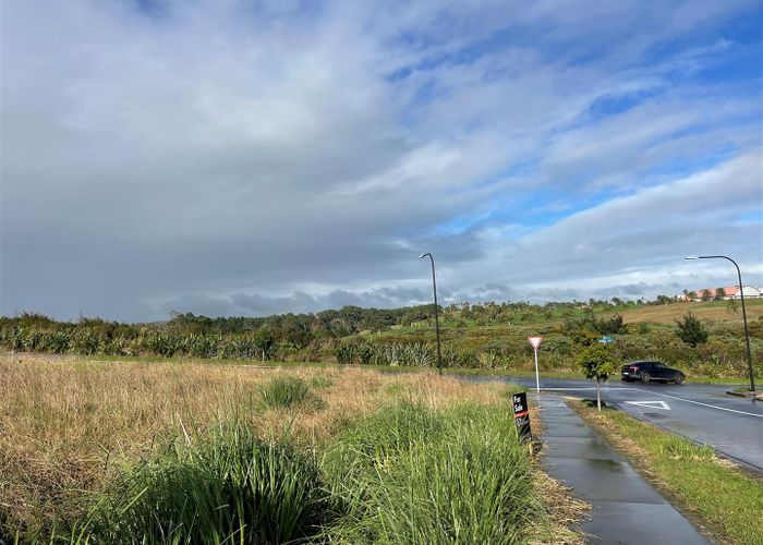  at Angiangi Crescent, Beachlands, Manukau City, Auckland
