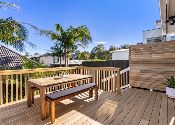  at 2/16 Kenmure Avenue, Forrest Hill, North Shore City, Auckland