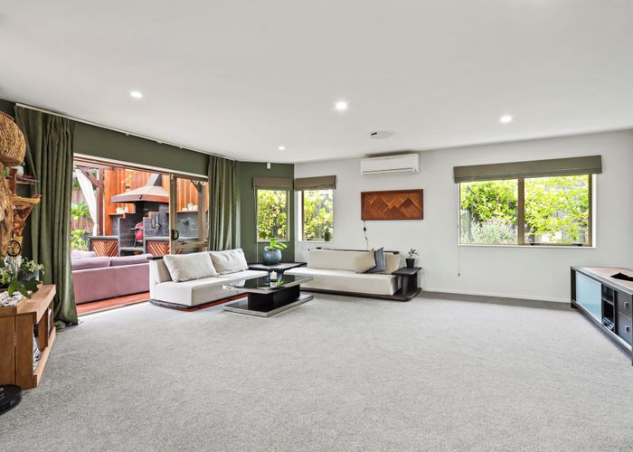  at 32 Roy Maloney Drive, Henderson, Auckland