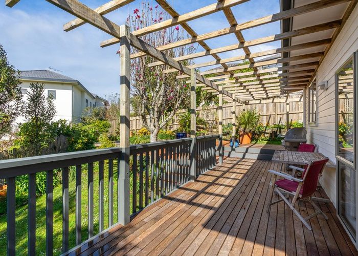  at 17 Woodridge Avenue, Northcross, Auckland