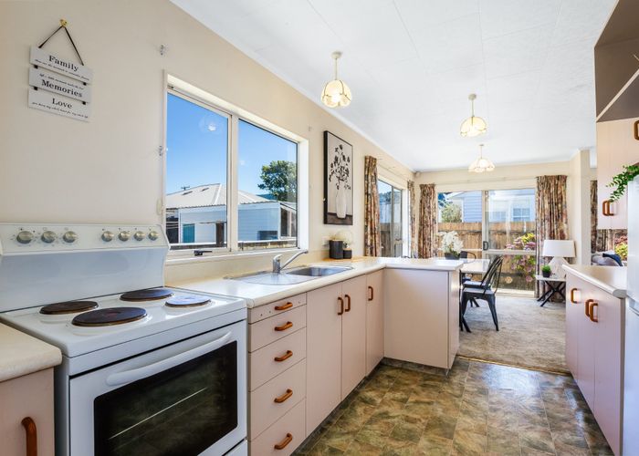  at 2/15 Sandford Street, Trentham, Upper Hutt