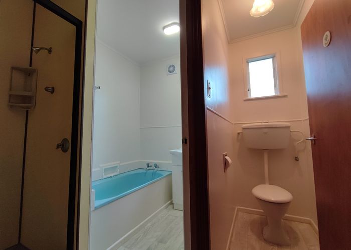  at 5 Barnfield Place, Glendene, Auckland