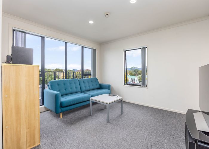  at 3Y/1 Wadier Place, Henderson, Waitakere City, Auckland