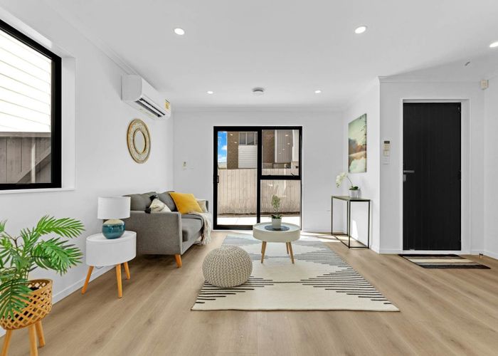  at 8D Gardiner Grove, Mangere East, Manukau City, Auckland