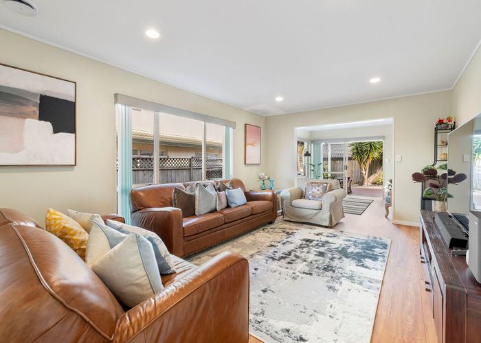  at 2/1 Emma Court, Northpark, Auckland