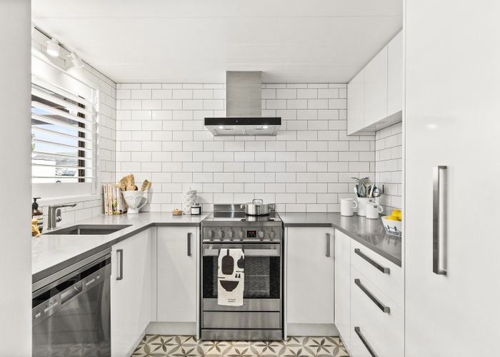  at 8/2 Burt Road, Mount Wellington, Auckland