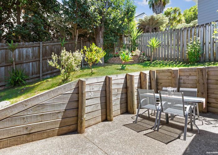  at 2/75D Target Road, Totara Vale, Auckland