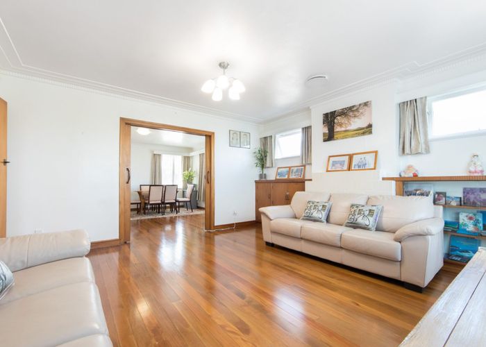  at 205 White Swan Road, Mount Roskill, Auckland