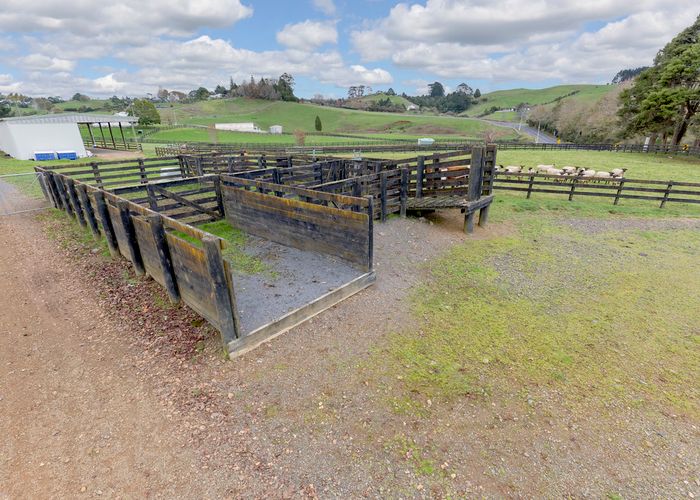  at 814 Paparata Road, Bombay