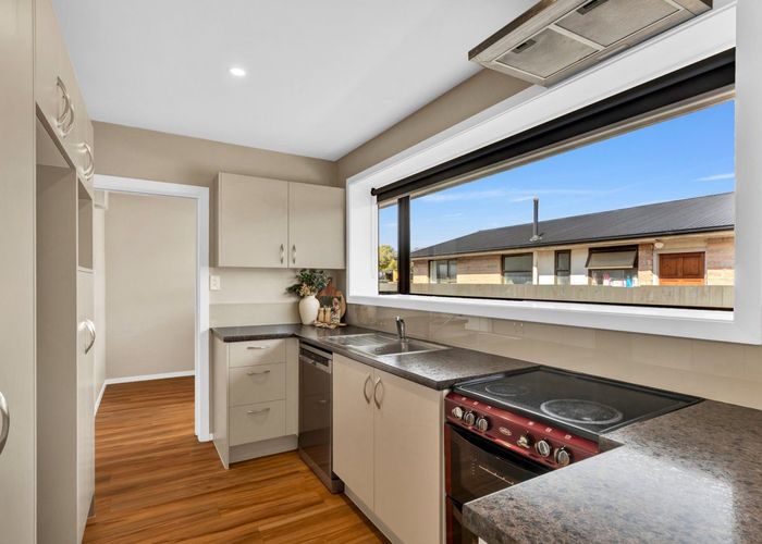  at 12 Esk Place, Aranui, Christchurch City, Canterbury