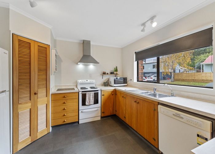  at 6 Kew Grove, Raumati Beach, Paraparaumu