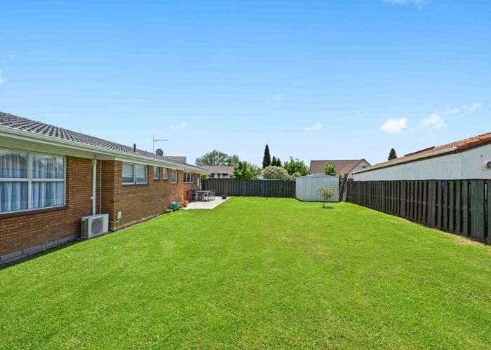  at 18 Bernard Street, Chedworth, Hamilton