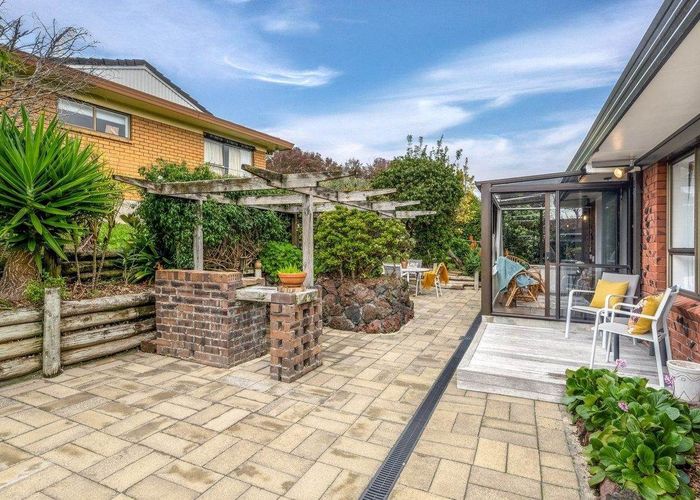  at 2/29 Rapallo Place, Farm Cove, Manukau City, Auckland