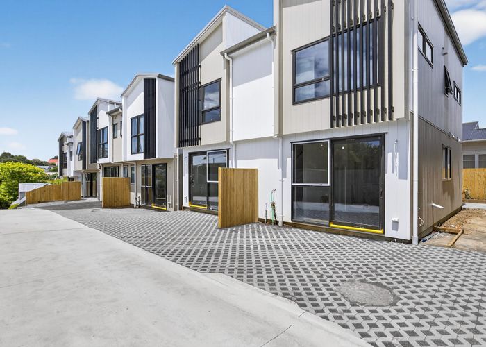  at 18 Woodglen Road, Glen Eden, Waitakere City, Auckland