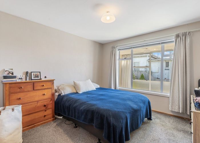  at 1/79 Hills Road, Edgeware, Christchurch