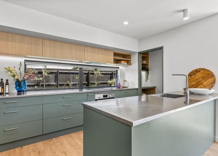  at 2/104 Burke Street, Sydenham, Christchurch