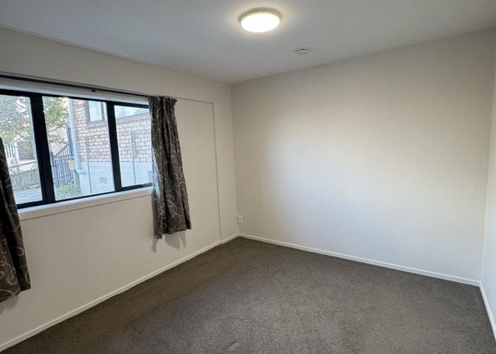  at 37 Tirohunga Drive, Henderson, Auckland