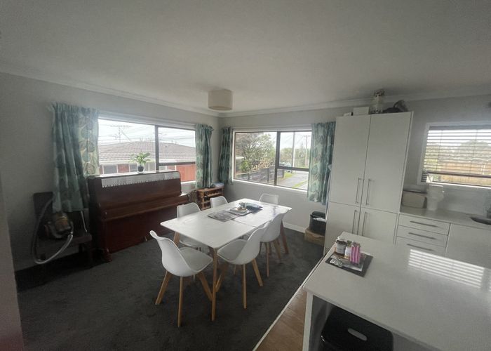  at 32 Coronation Road, Hillcrest, North Shore City, Auckland