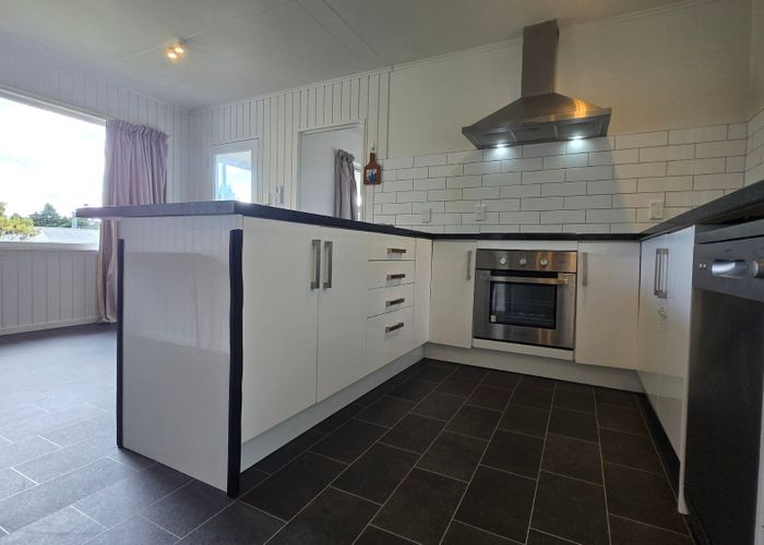  at 470E Stokes Valley Road, Stokes Valley, Lower Hutt, Wellington