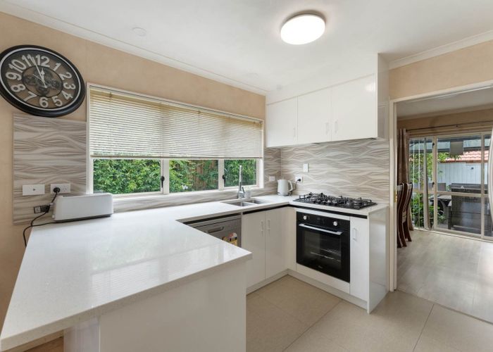  at 5 Dainton Place, New Lynn, Waitakere City, Auckland