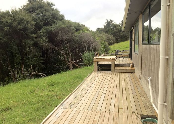 at 2 Shirley Road, Parau, Auckland