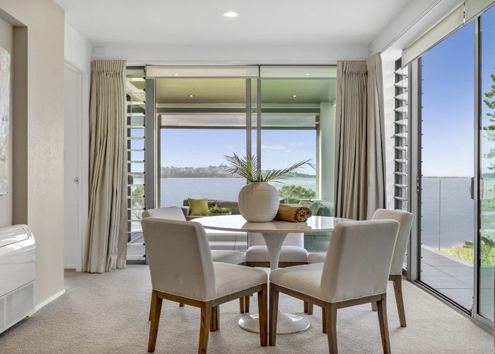  at 3/42 Bramley Drive, Farm Cove, Manukau City, Auckland