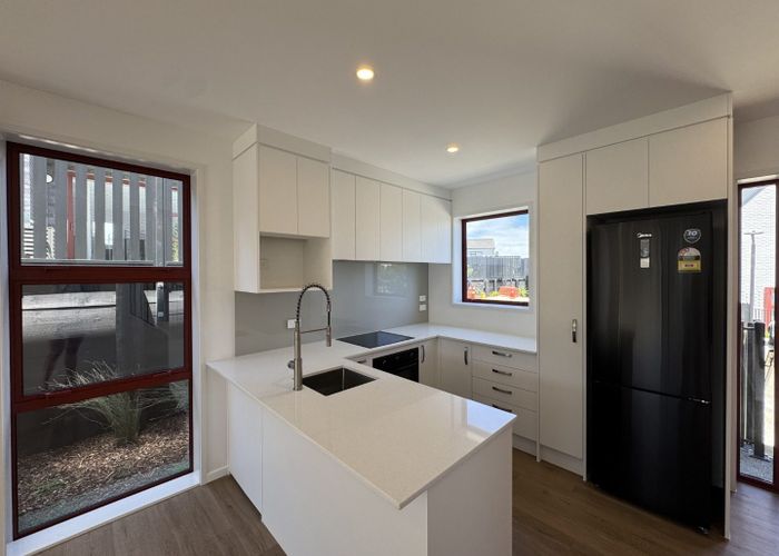  at 18 Maea Lane, Mount Roskill, Auckland