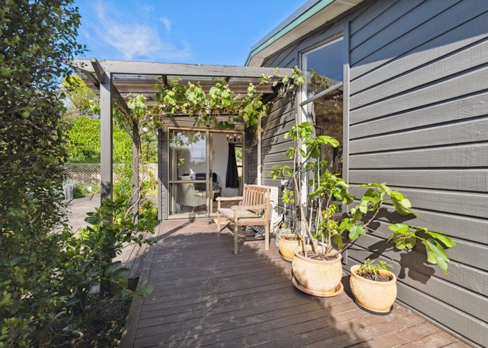  at 15B Marchant Place, Westown, New Plymouth