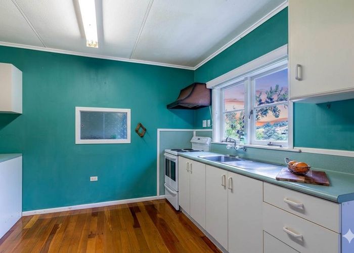  at 15 Fairmount Road, Titirangi, Waitakere City, Auckland