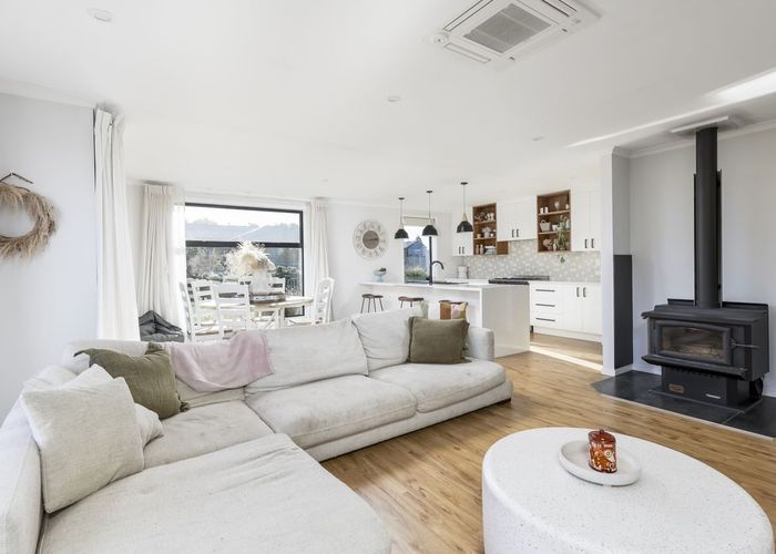  at 27 Edinburgh Street, Waimate, Waimate