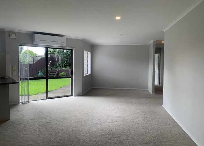  at 6 Fleetwood Drive, Henderson, Waitakere City, Auckland