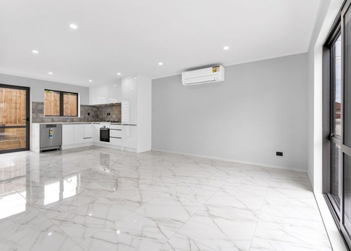  at 1/147 Bucklands Beach Road, Bucklands Beach, Manukau City, Auckland