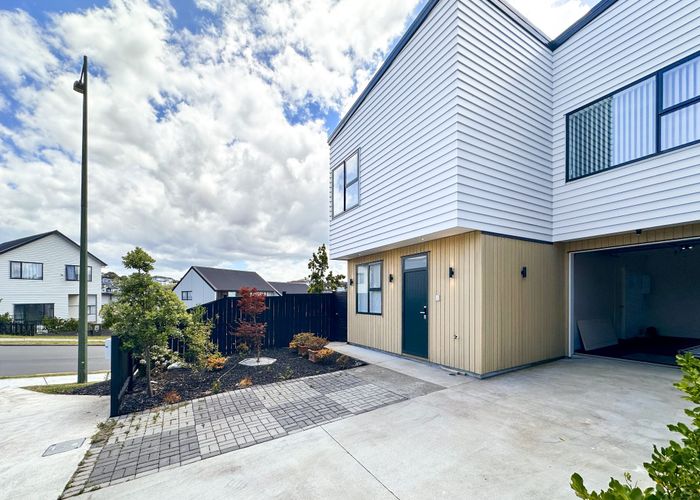  at 22 Heketara Way, Massey, Waitakere City, Auckland