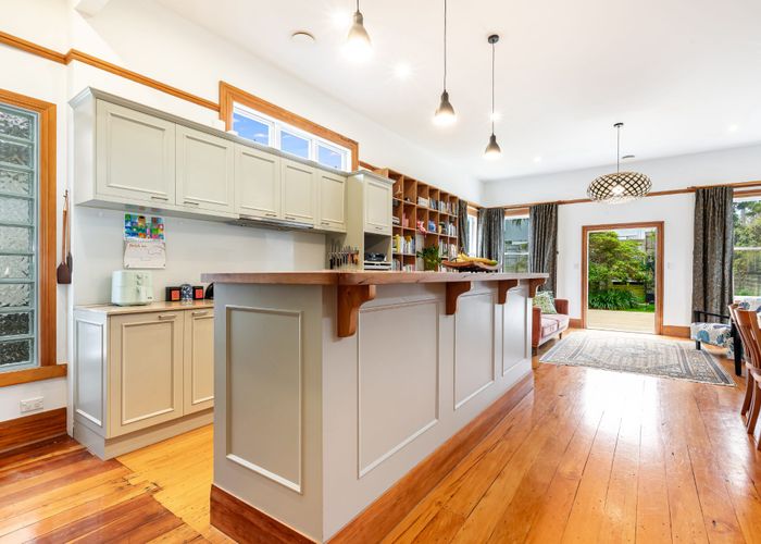  at 24 Garfield Street, Brooklyn, Wellington, Wellington