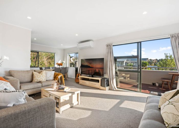  at 2/45 Chequers Avenue, Glenfield, Auckland