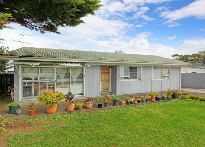  at 3 Harwell Place, Mangere, Auckland