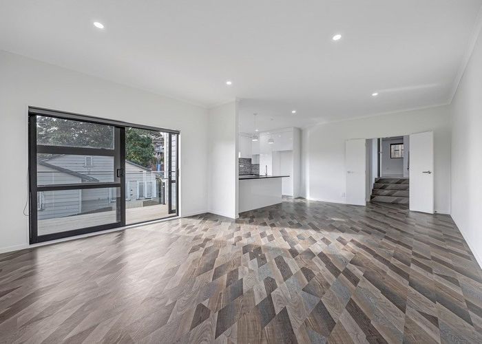  at 16 Reseda Place, Papatoetoe, Auckland