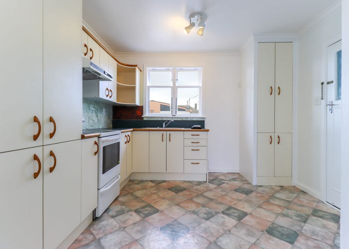  at 8 Aberdeen Avenue, Takaro, Palmerston North