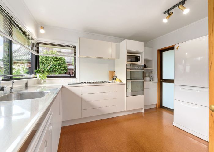  at 12 Cooper Place, Chedworth, Hamilton